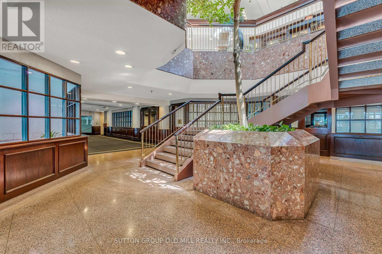 2002 - 1320 Islington Avenue, Toronto (islington-city Centre West), Ontario