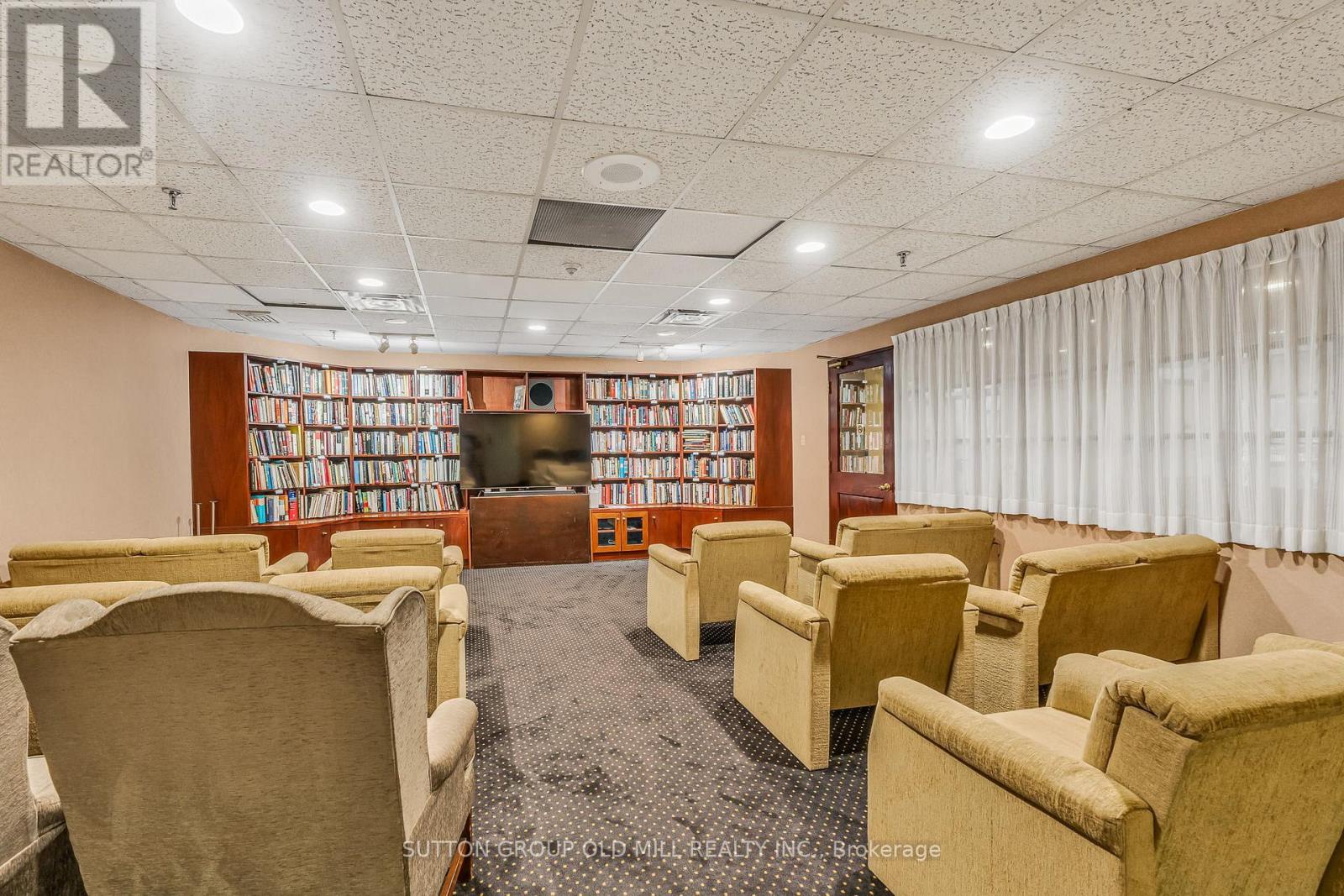 2002 - 1320 Islington Avenue, Toronto (islington-city Centre West), Ontario