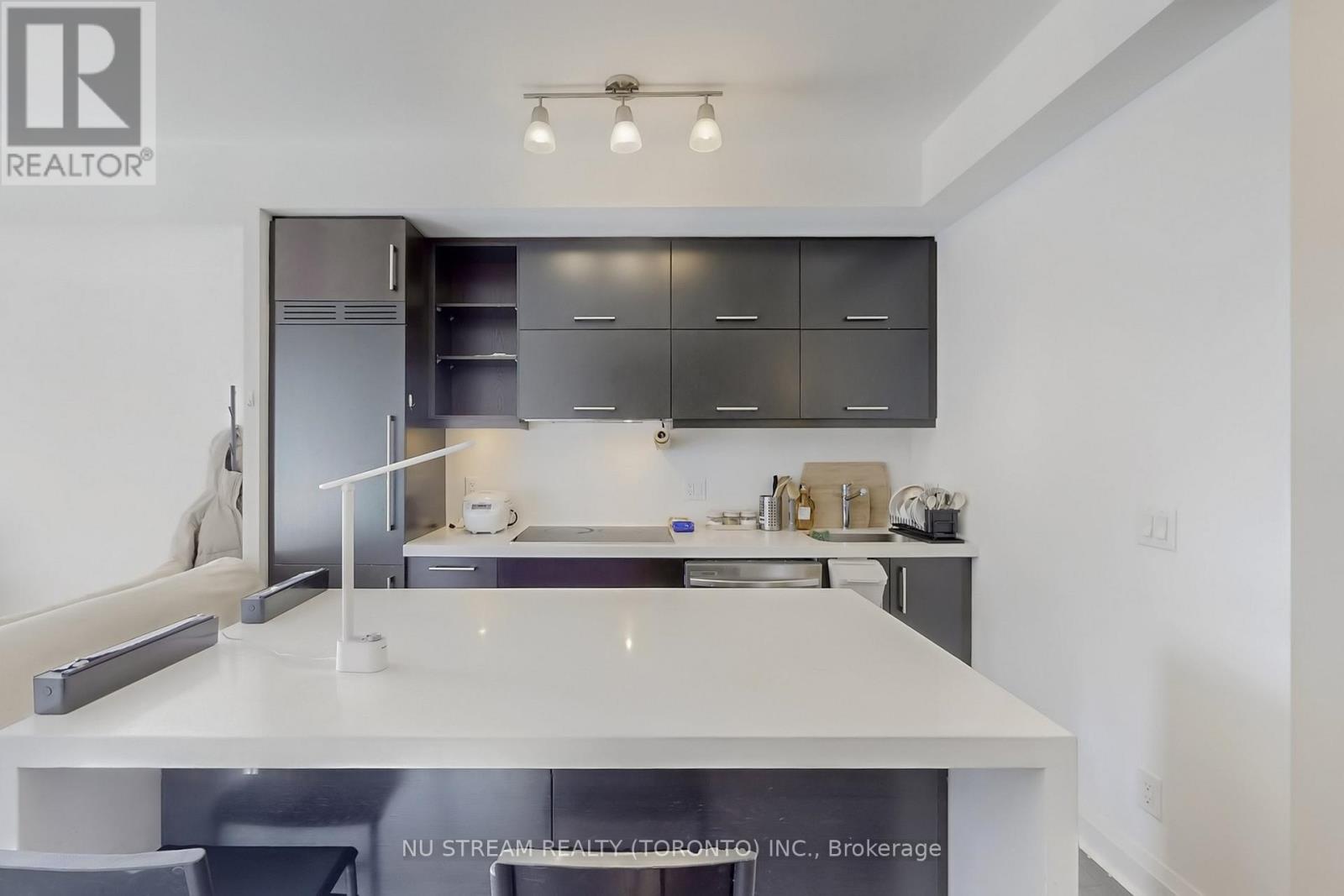 1403 - 1080 Bay Street, Toronto (bay Street Corridor), Ontario