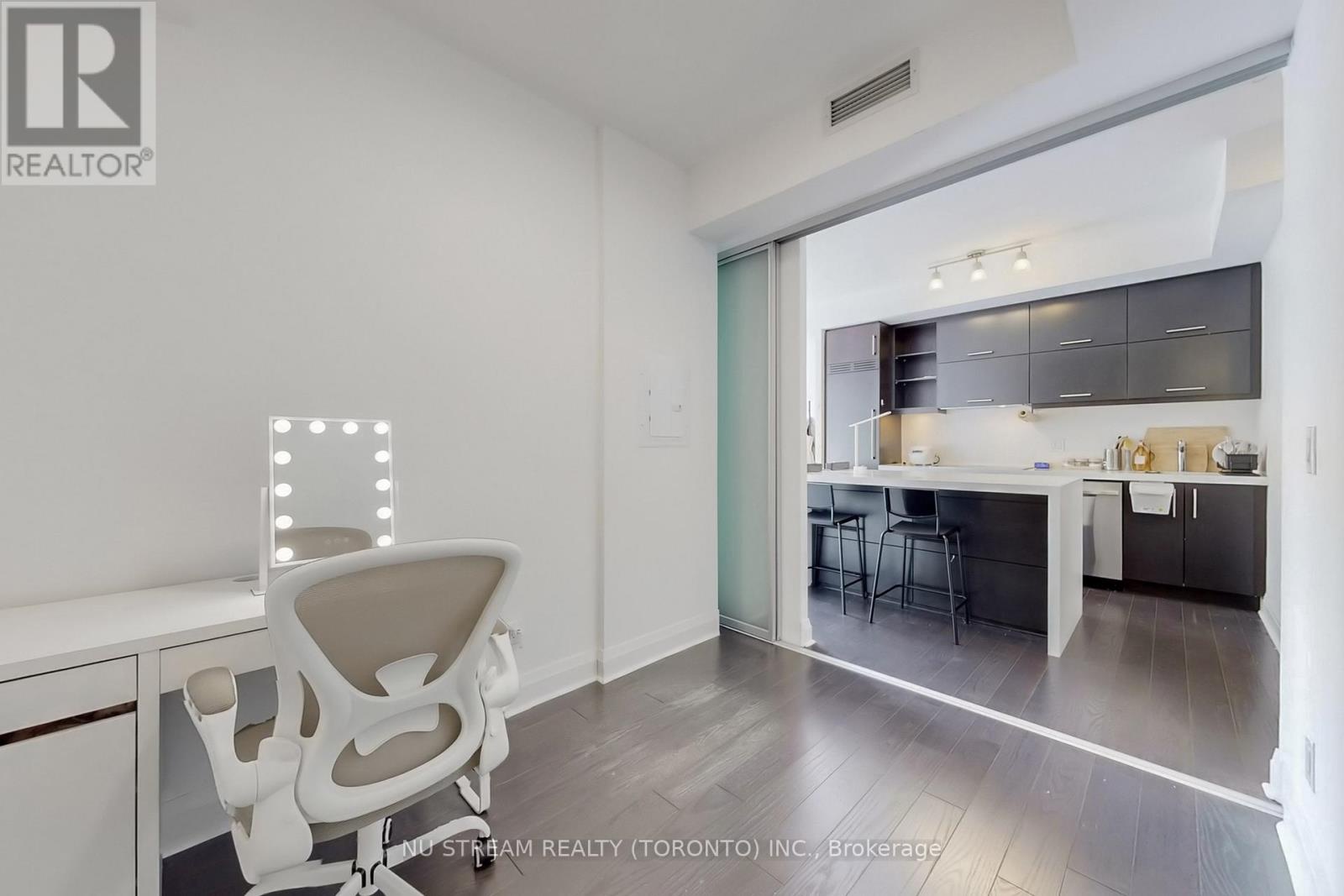 1403 - 1080 Bay Street, Toronto (bay Street Corridor), Ontario