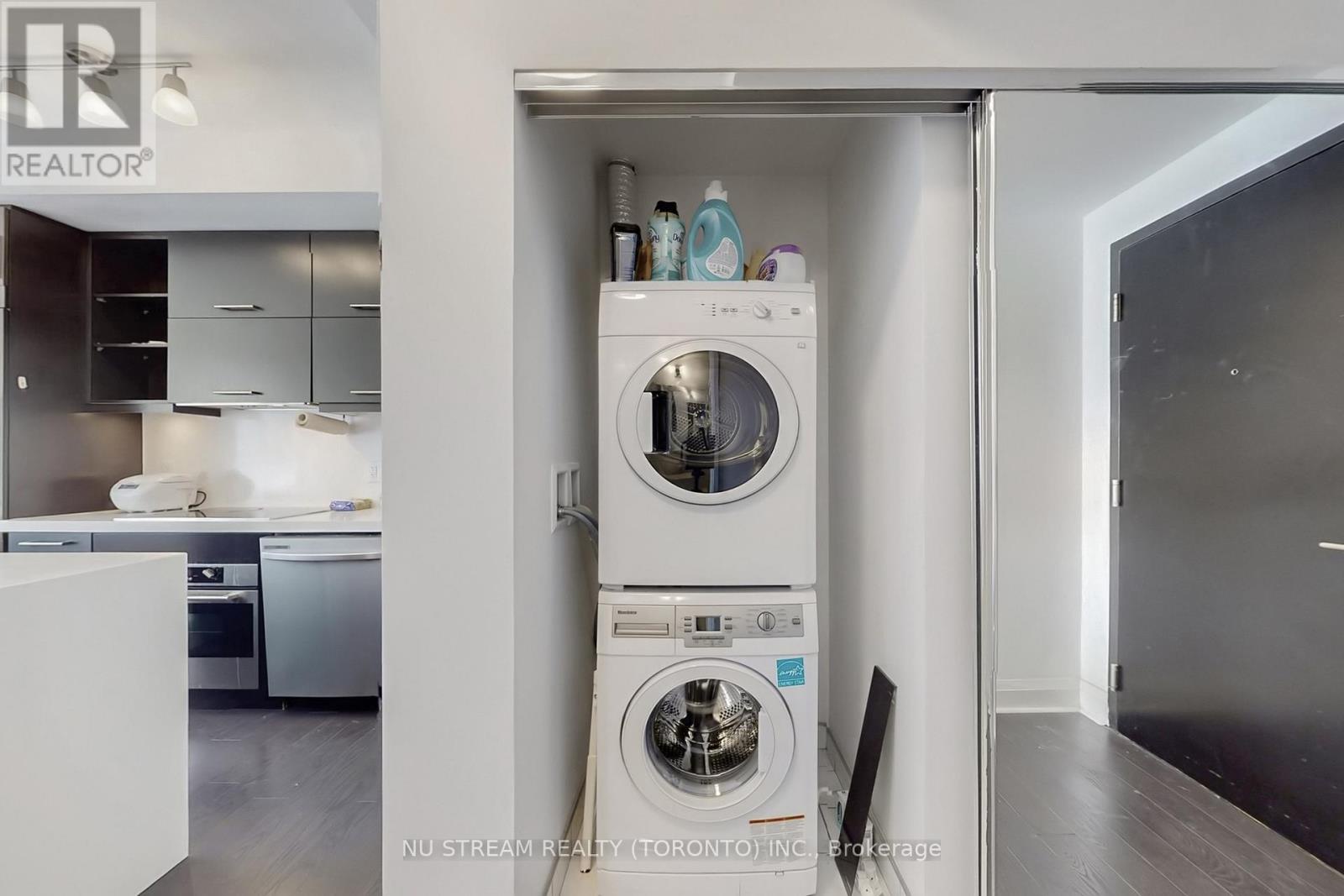 1403 - 1080 Bay Street, Toronto (bay Street Corridor), Ontario