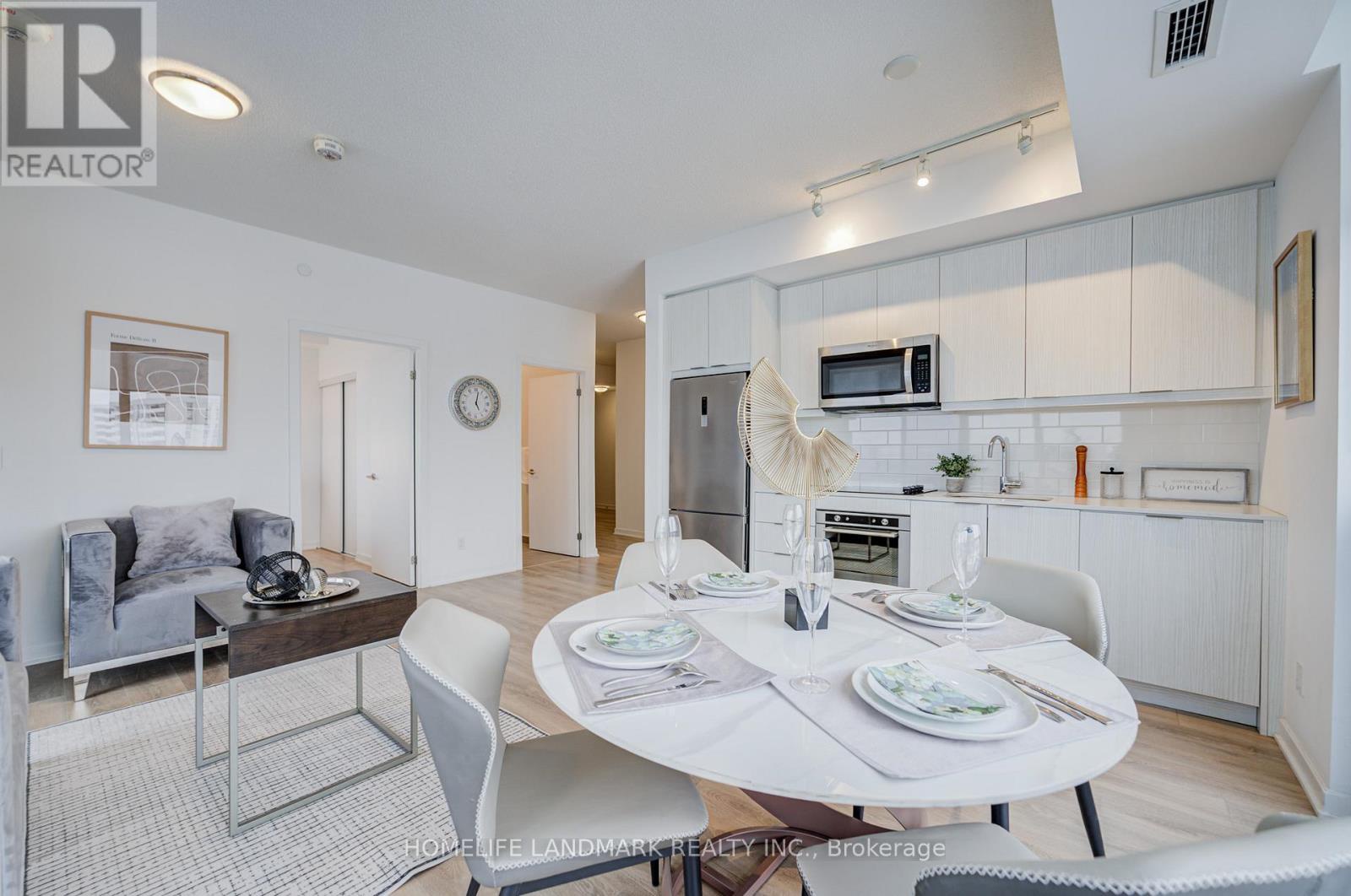 907 - 38 Forest Manor Road, Toronto (henry Farm), Ontario