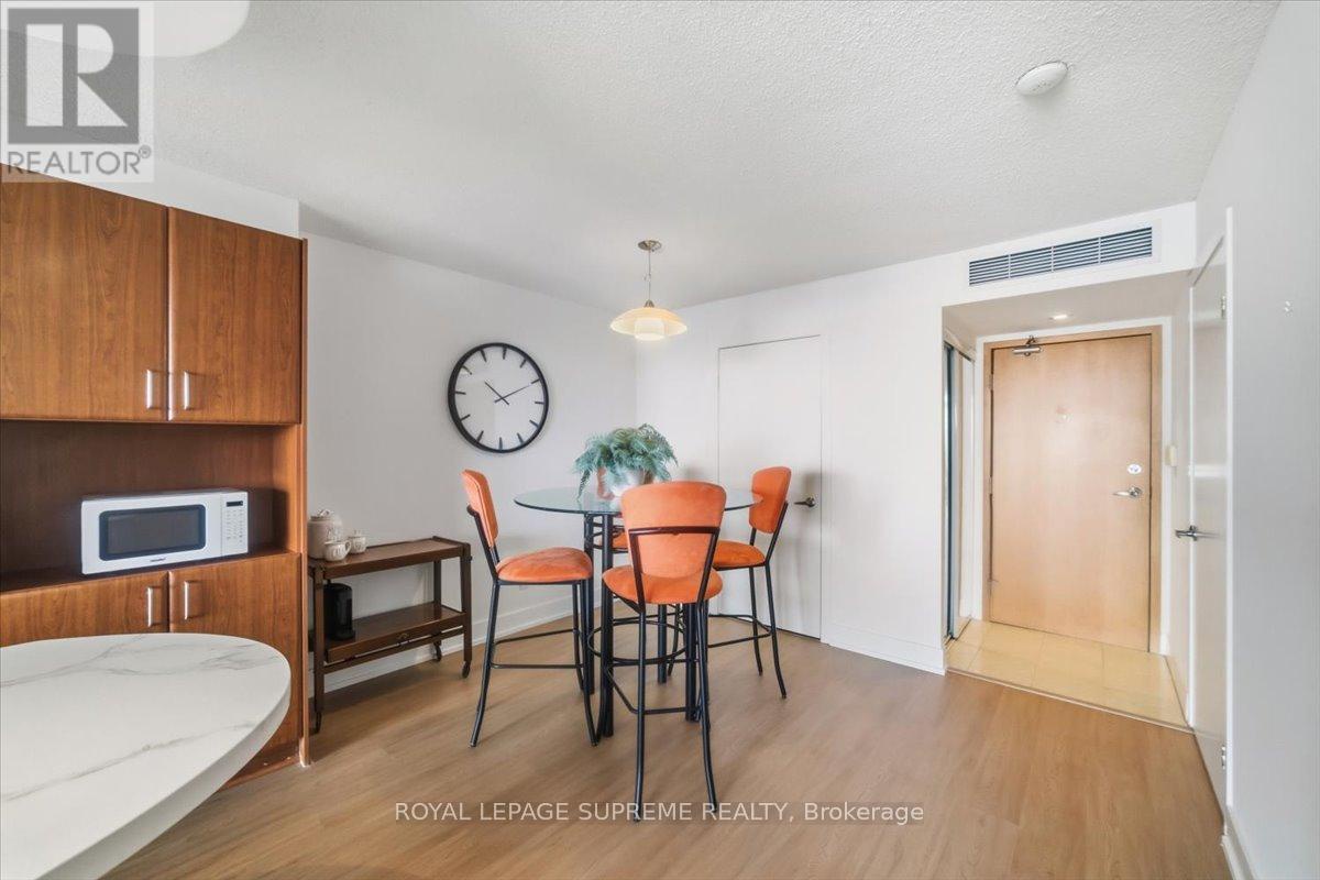 512 - 550 Queens Quay W, Toronto (waterfront Communities), Ontario