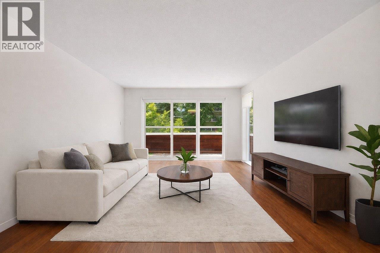 202 250 W 1st Street, North Vancouver, British Columbia