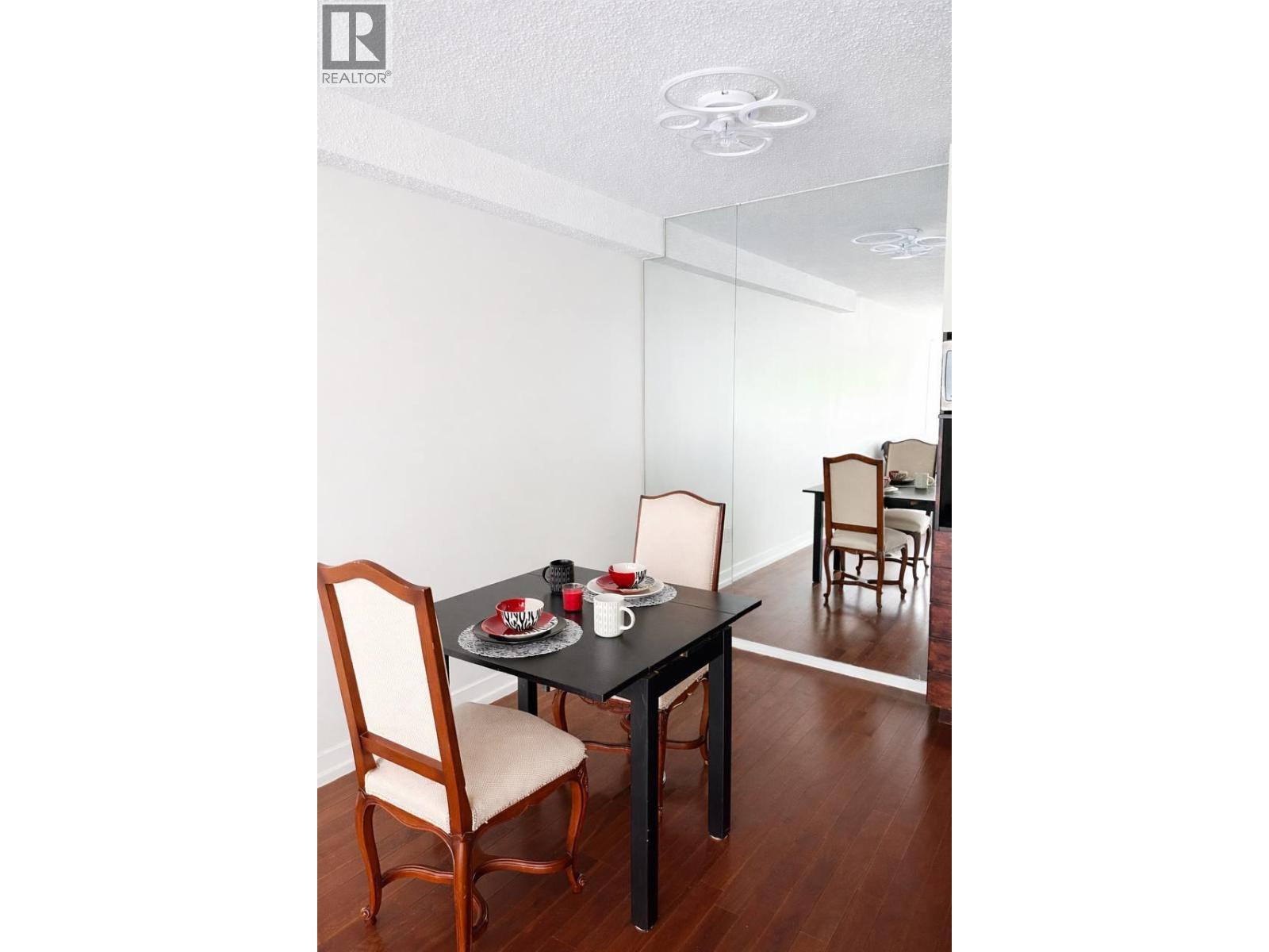 202 250 W 1st Street, North Vancouver, British Columbia