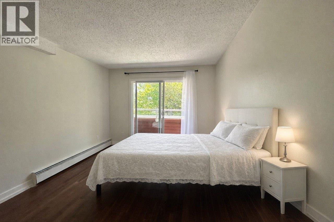 202 250 W 1st Street, North Vancouver, British Columbia