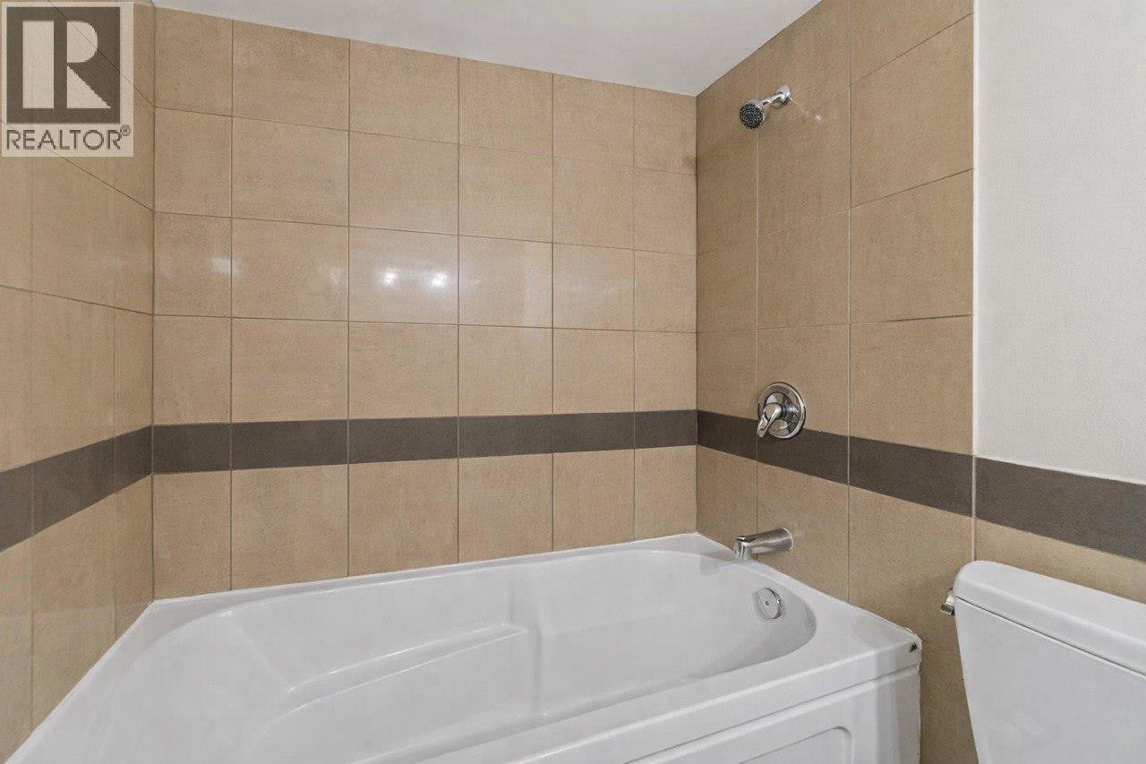 202 250 W 1st Street, North Vancouver, British Columbia