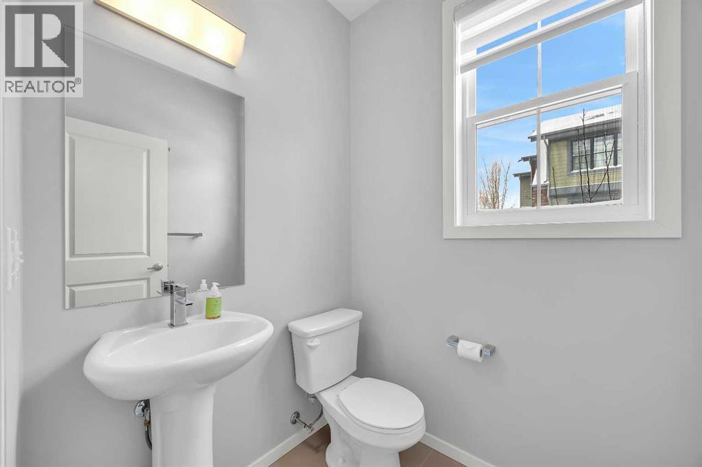 455 Ascot Circle Sw, Calgary, Alberta