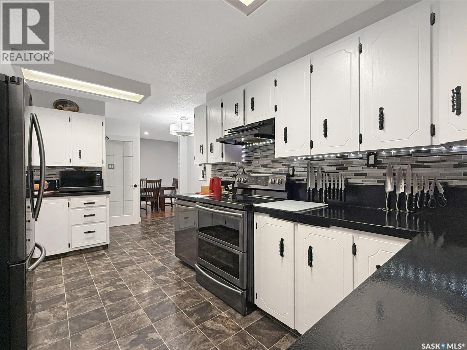1102 Golden Place, Swift Current, Saskatchewan