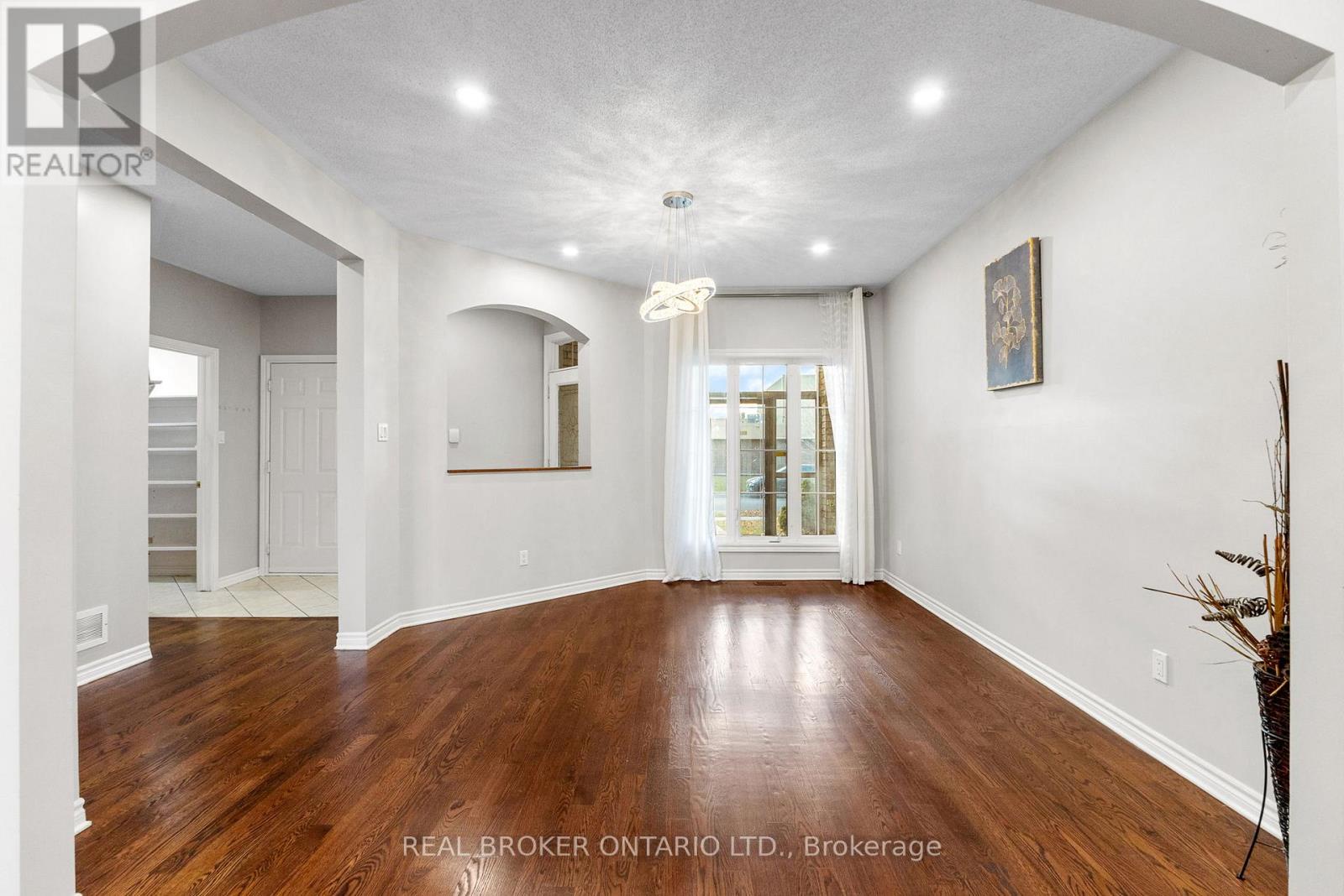 2014 Jasper Avenue, Ottawa, Ontario