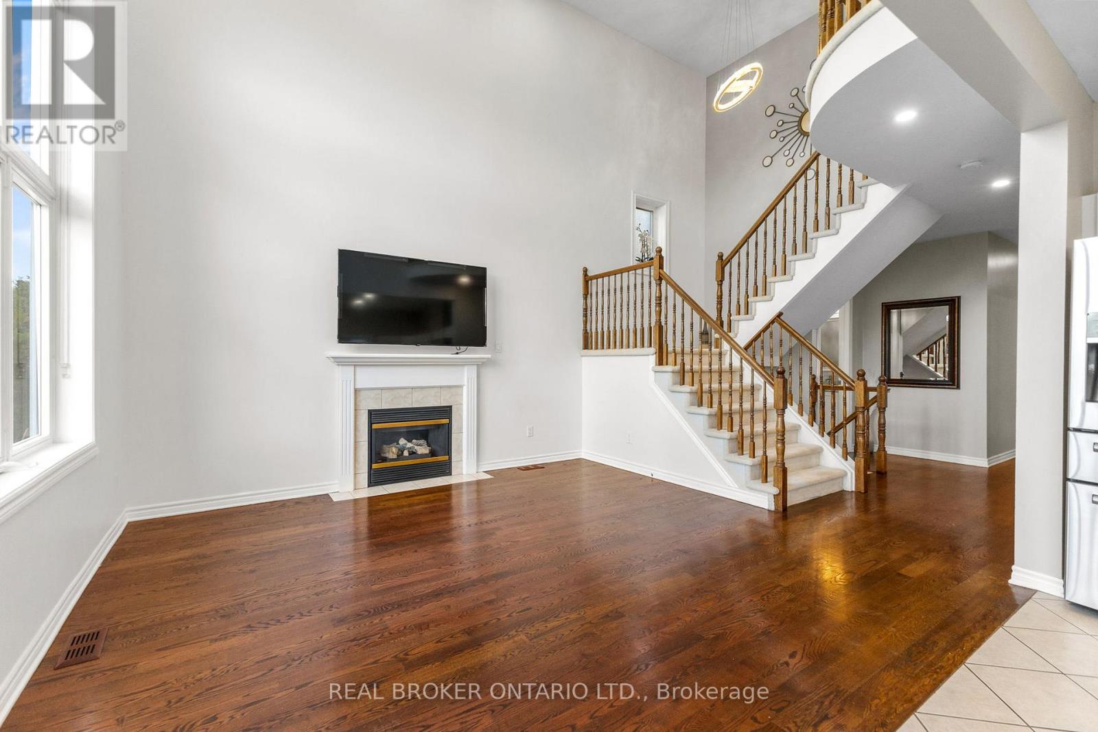 2014 Jasper Avenue, Ottawa, Ontario