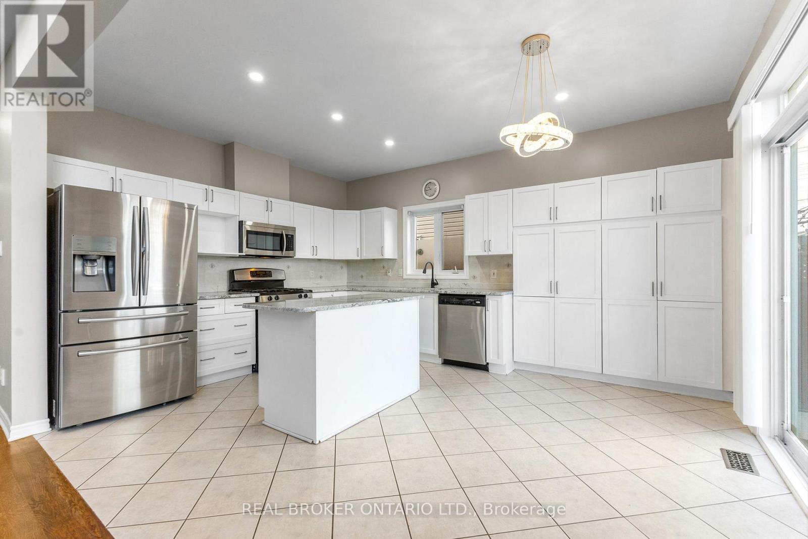 2014 Jasper Avenue, Ottawa, Ontario