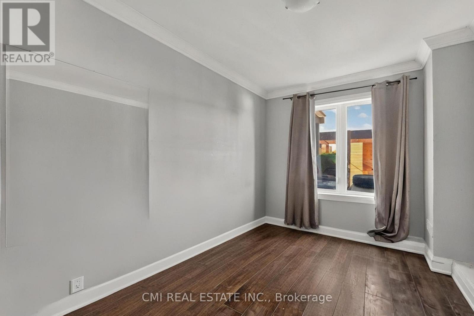 22 Jeavons Avenue, Toronto (clairlea-birchmount), Ontario