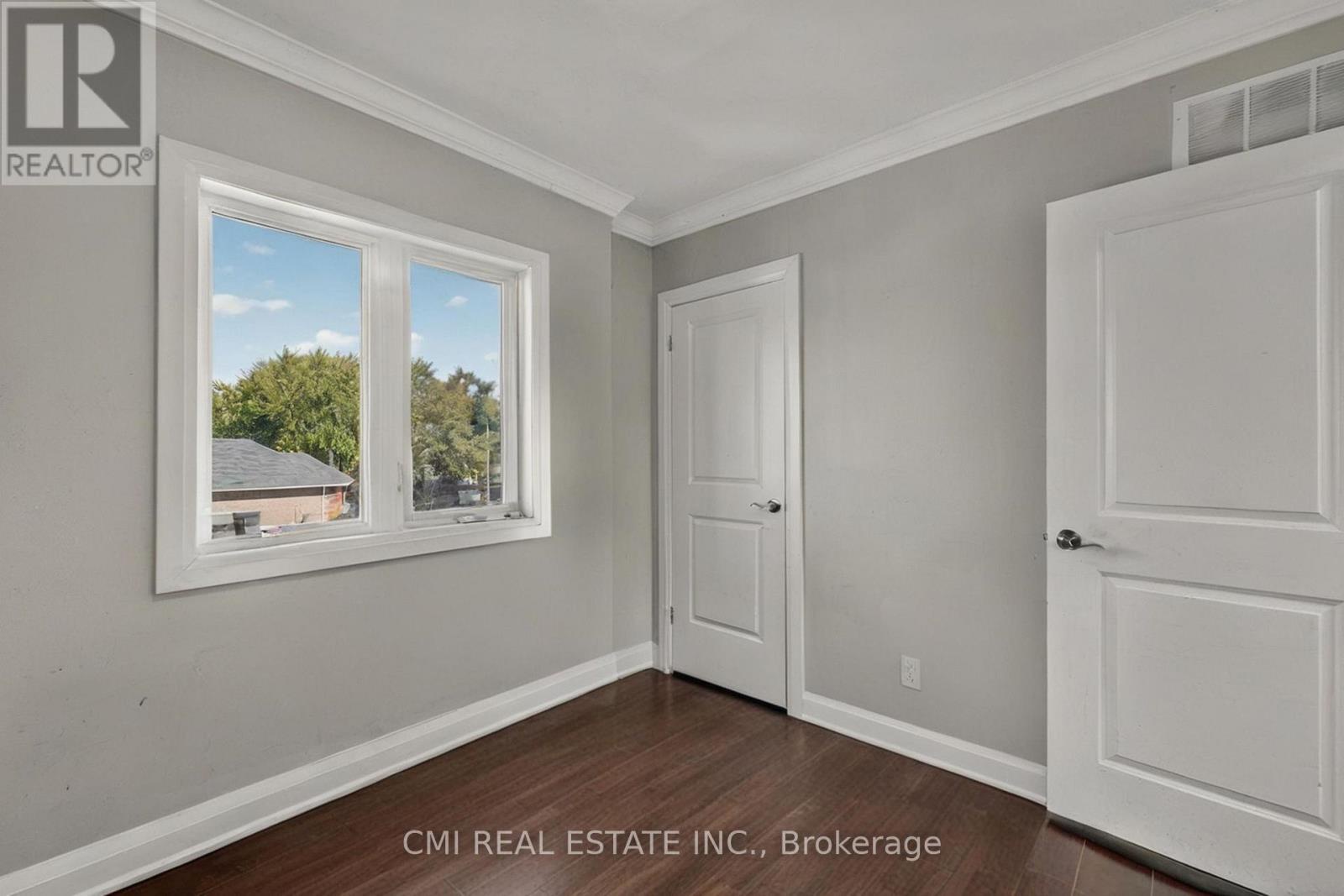 22 Jeavons Avenue, Toronto (clairlea-birchmount), Ontario