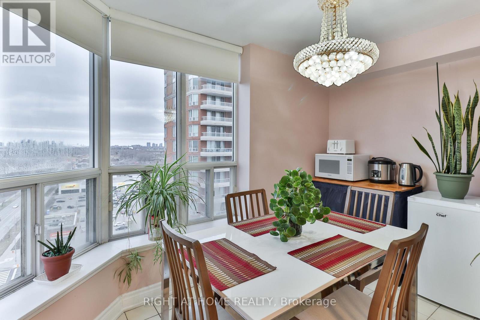 1609 - 410 Mclevin Avenue, Toronto (malvern), Ontario