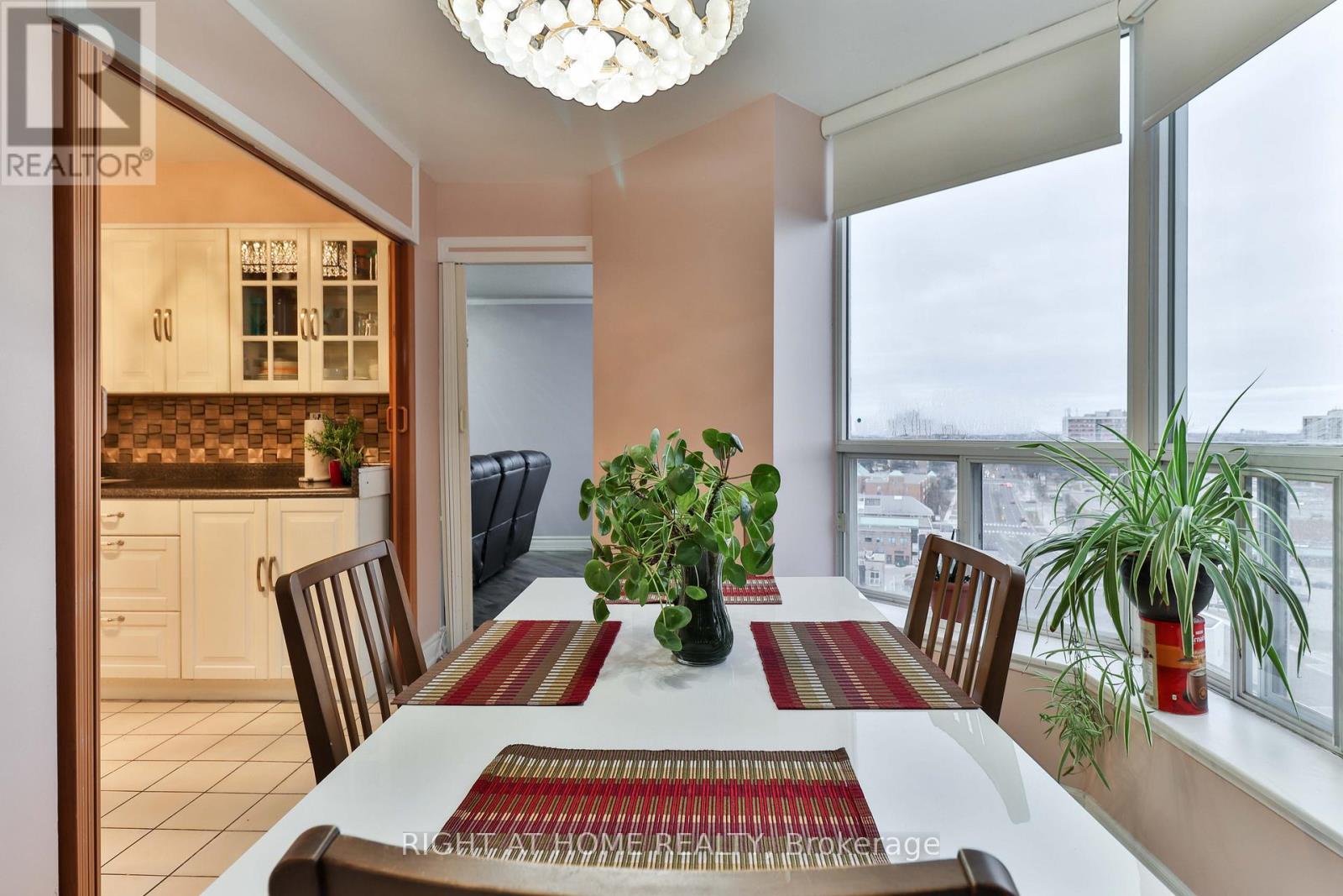 1609 - 410 Mclevin Avenue, Toronto (malvern), Ontario