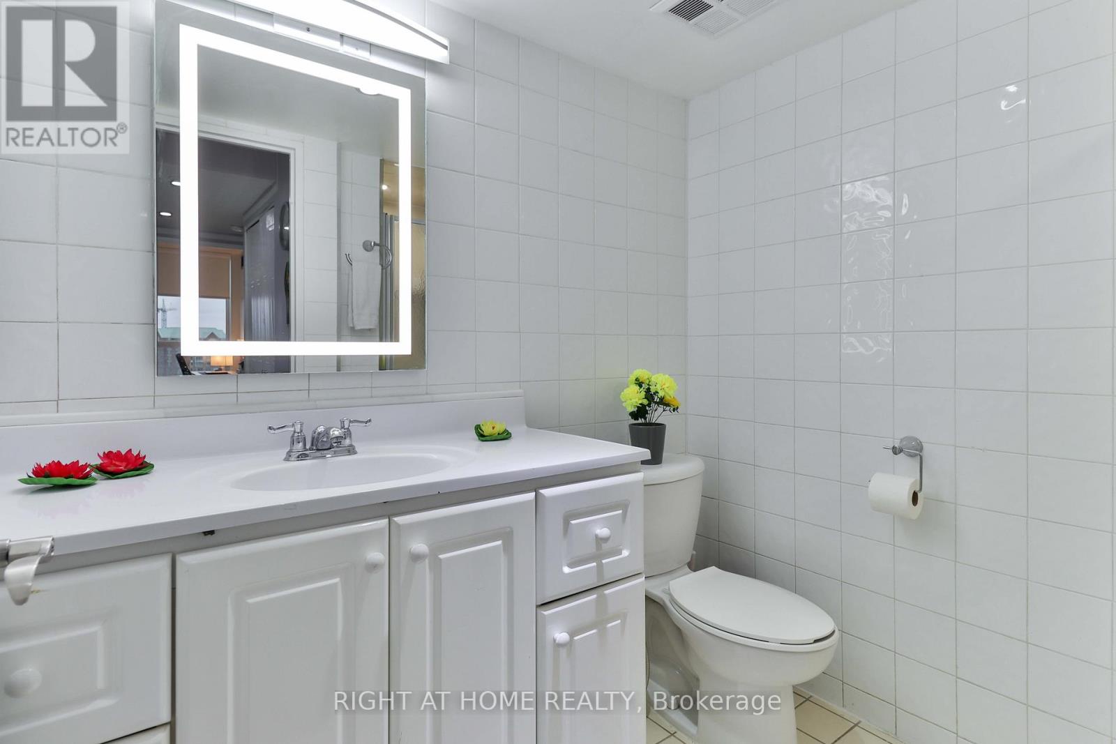 1609 - 410 Mclevin Avenue, Toronto (malvern), Ontario