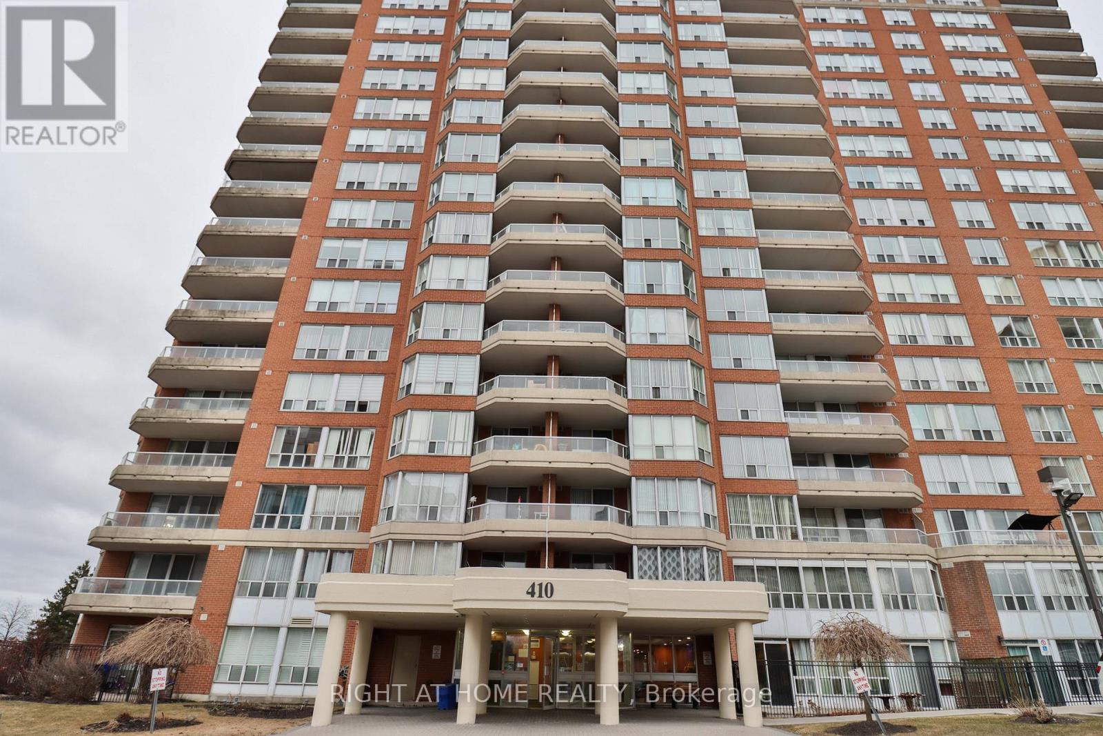 1609 - 410 Mclevin Avenue, Toronto (malvern), Ontario