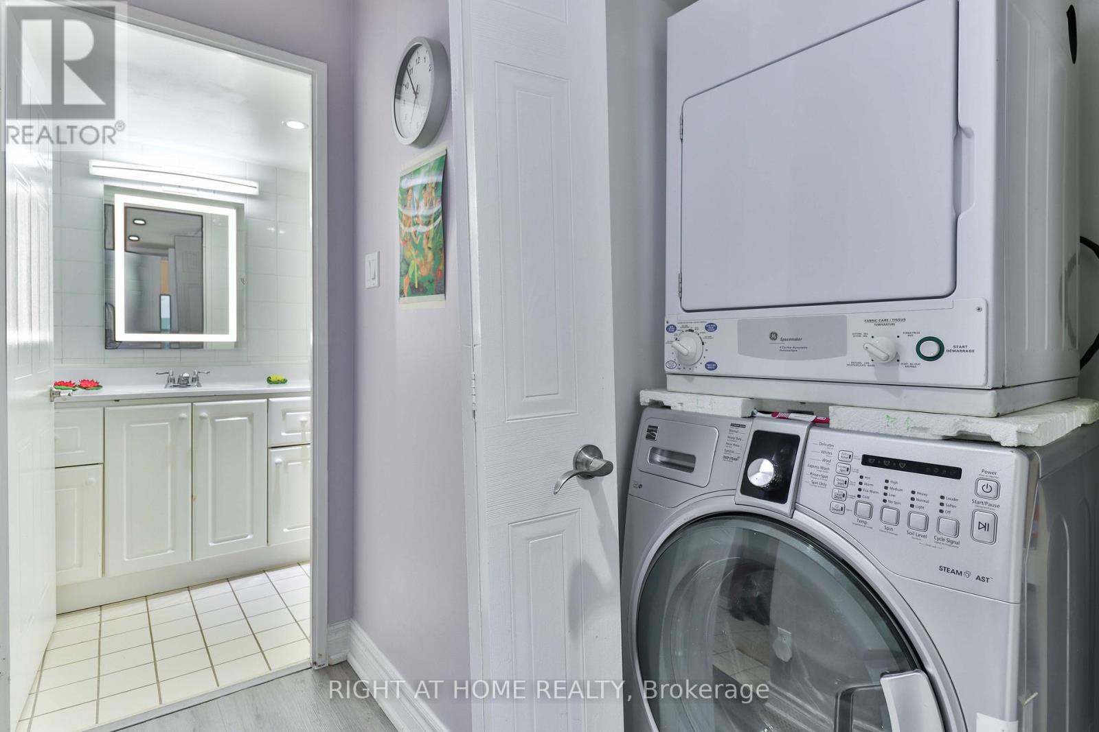 1609 - 410 Mclevin Avenue, Toronto (malvern), Ontario