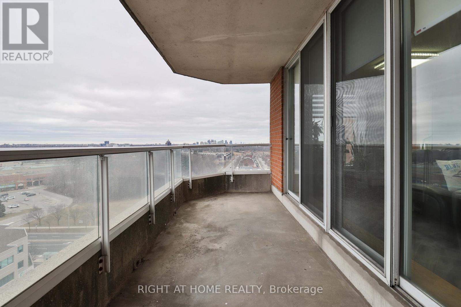 1609 - 410 Mclevin Avenue, Toronto (malvern), Ontario