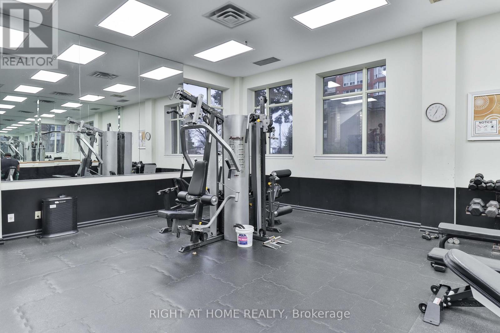 1609 - 410 Mclevin Avenue, Toronto (malvern), Ontario