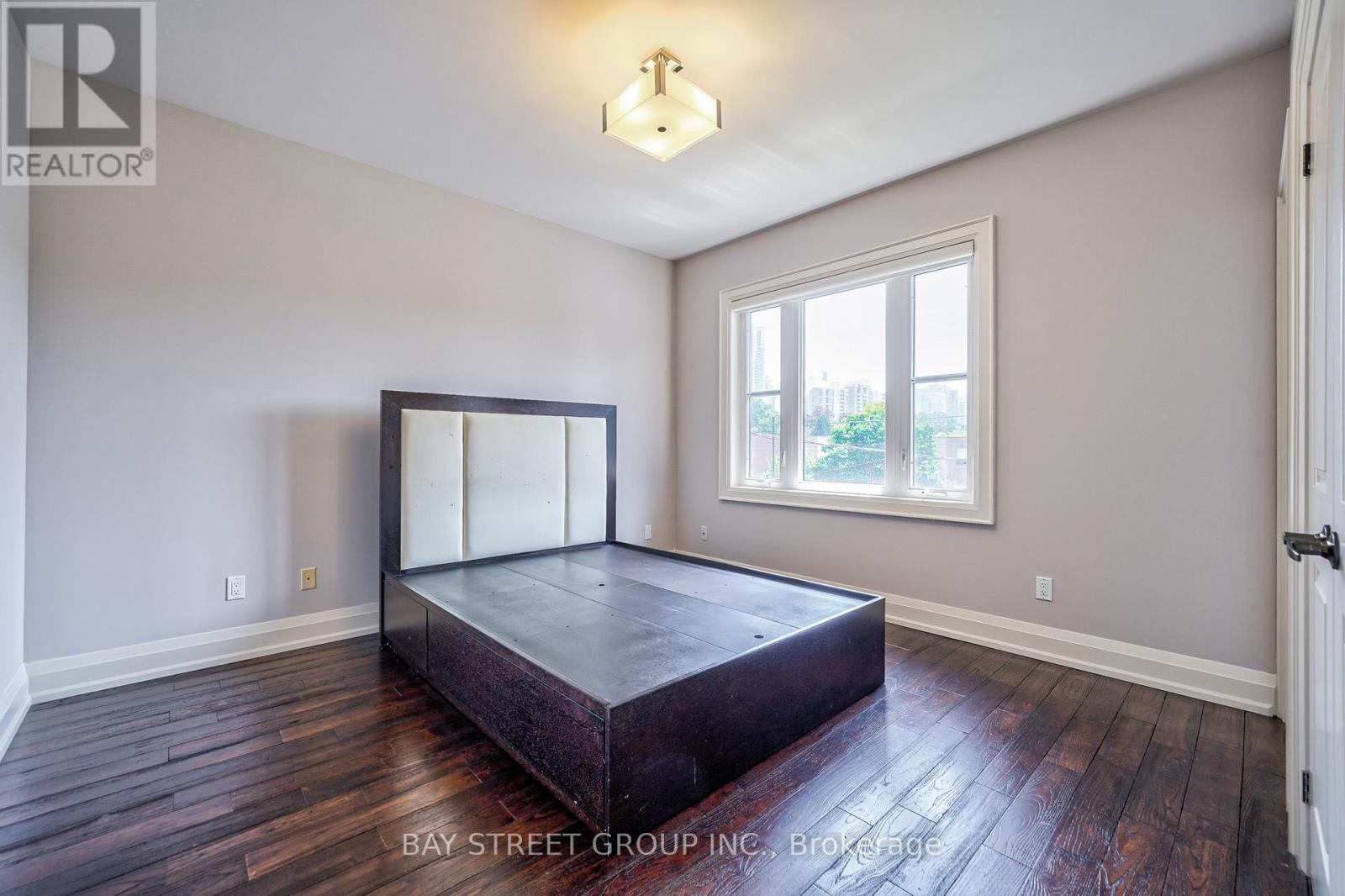 80 Churchill Avenue, Toronto (willowdale West), Ontario