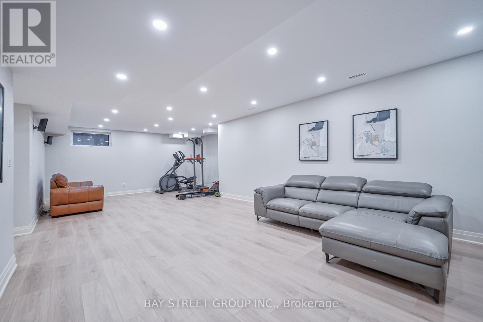 80 Churchill Avenue, Toronto (willowdale West), Ontario