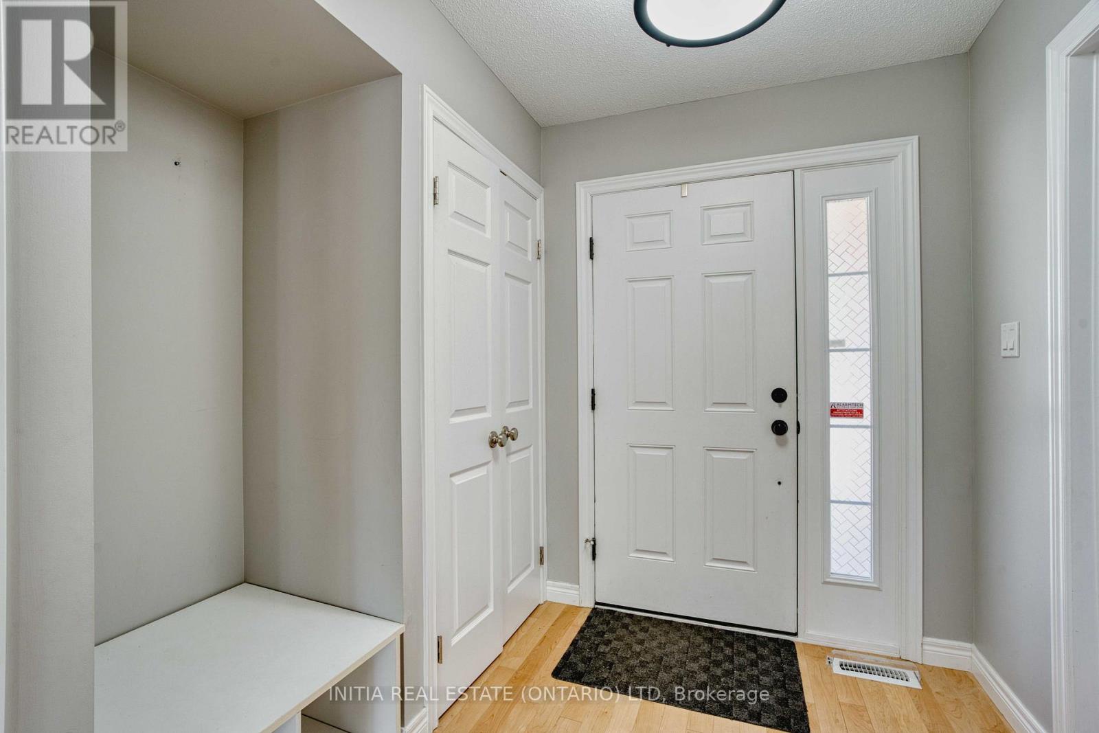 2021 Lumb Court, London North (north R), Ontario