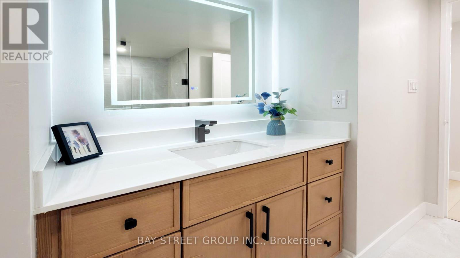 801 - 85 Skymark Drive, Toronto (hillcrest Village), Ontario