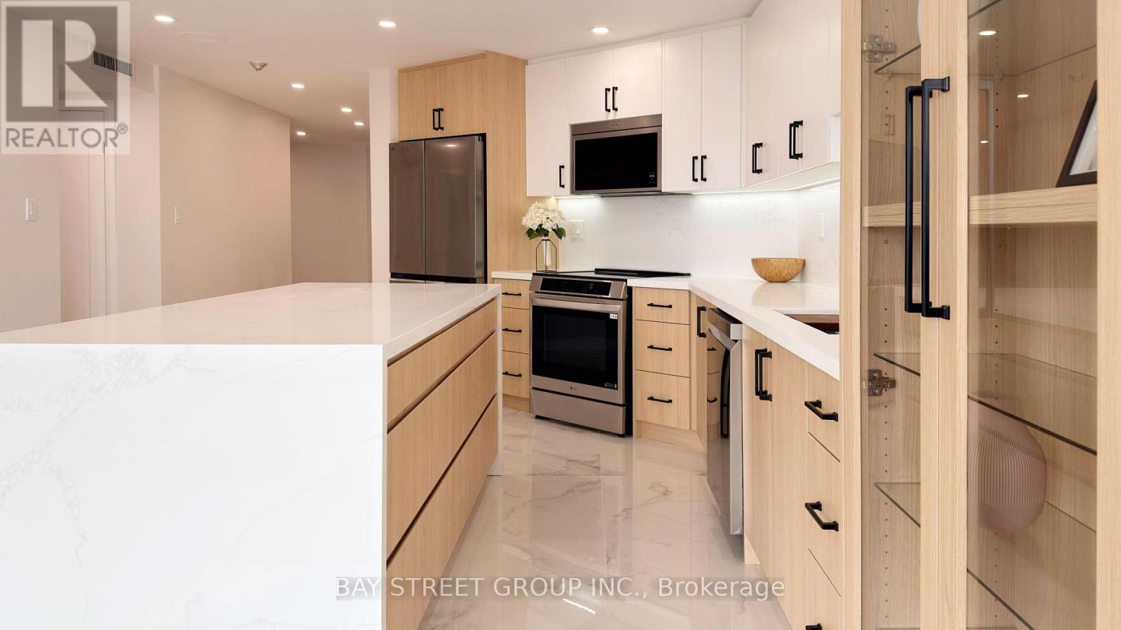 801 - 85 Skymark Drive, Toronto (hillcrest Village), Ontario