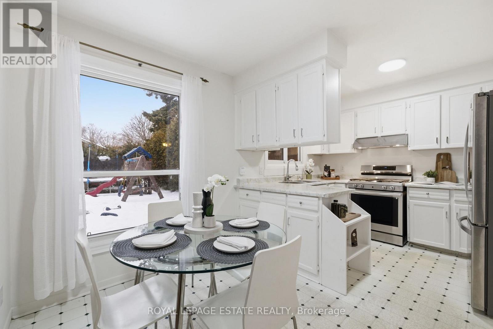 253 Michael Boulevard, Whitby (lynde Creek), Ontario