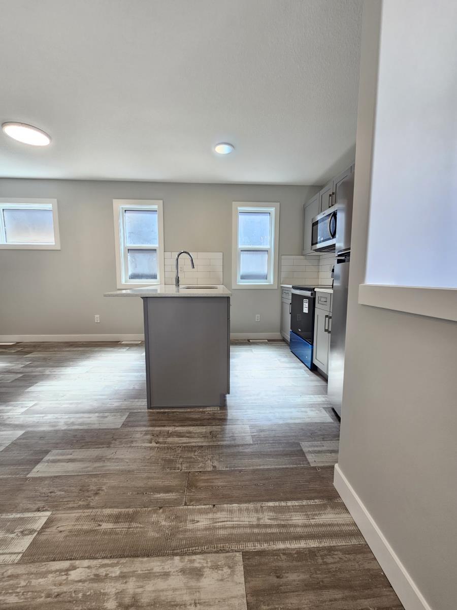 8069-8073 Cedric Mah Rd, Edmonton, Alberta