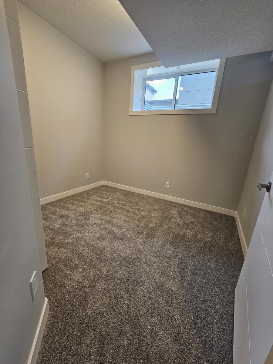 8069-8073 Cedric Mah Rd, Edmonton, Alberta