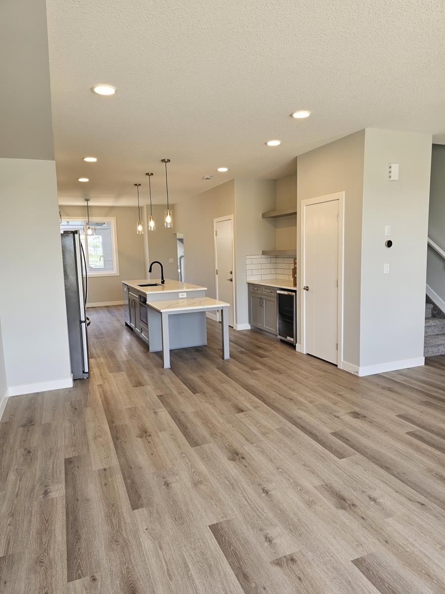 8069-8073 Cedric Mah Rd, Edmonton, Alberta