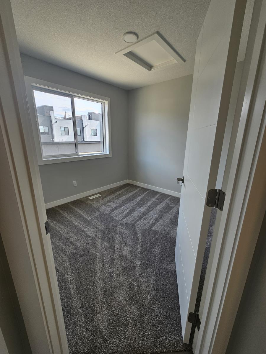 8069-8073 Cedric Mah Rd, Edmonton, Alberta