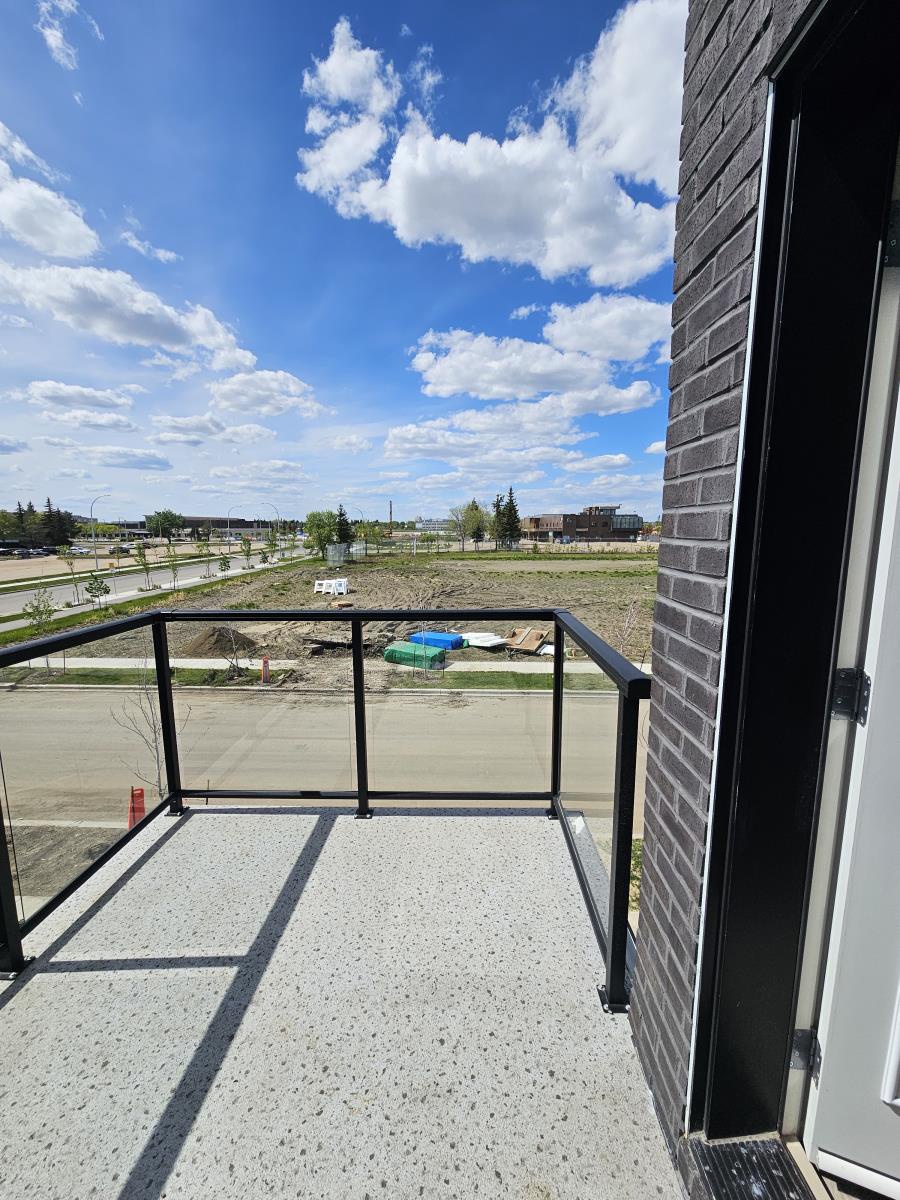 8069-8073 Cedric Mah Rd, Edmonton, Alberta
