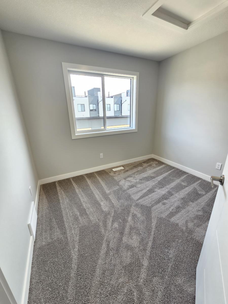 8069-8073 Cedric Mah Rd, Edmonton, Alberta