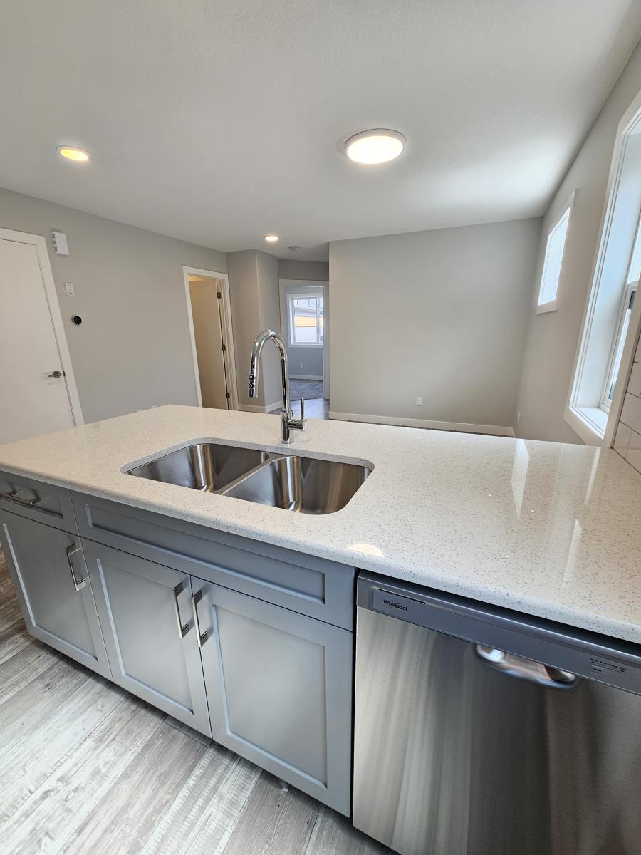 8069-8073 Cedric Mah Rd, Edmonton, Alberta