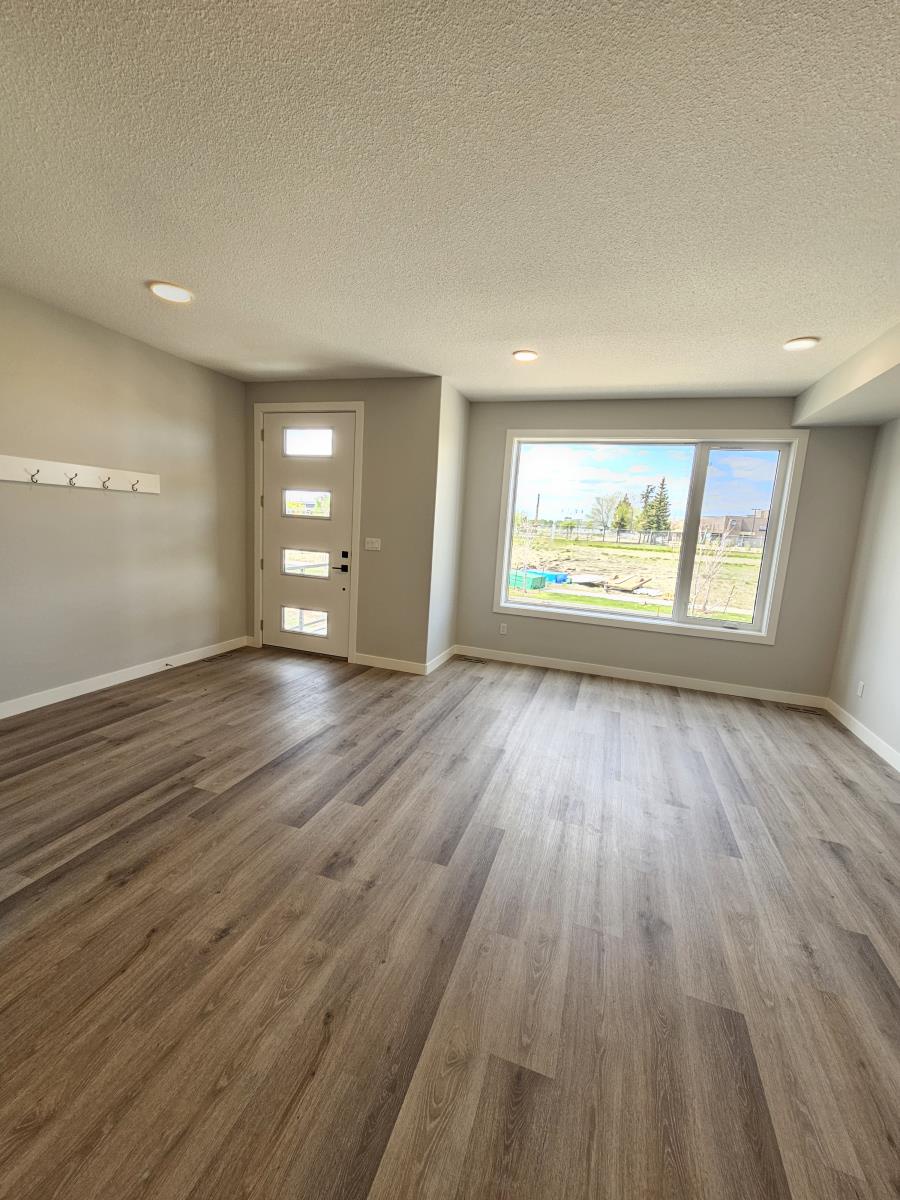8069-8073 Cedric Mah Rd, Edmonton, Alberta