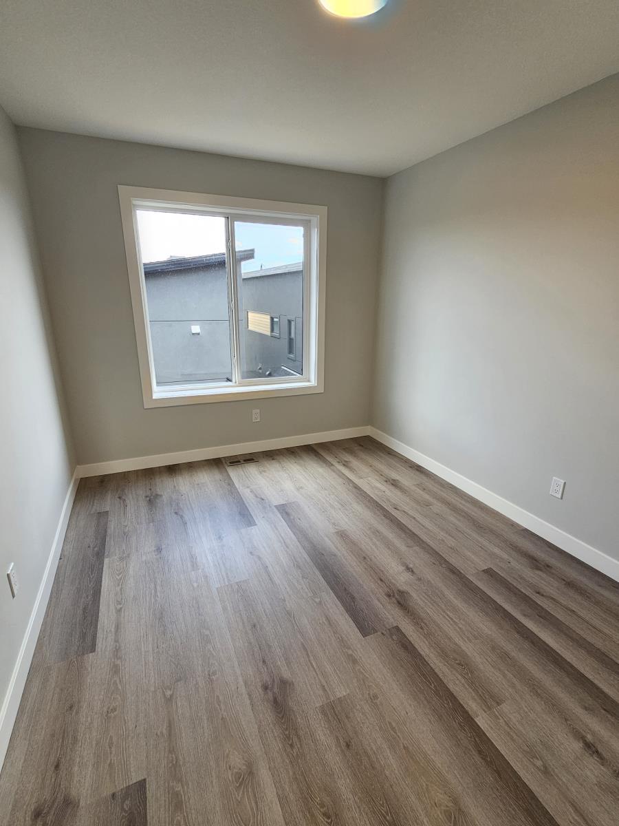 8069-8073 Cedric Mah Rd, Edmonton, Alberta