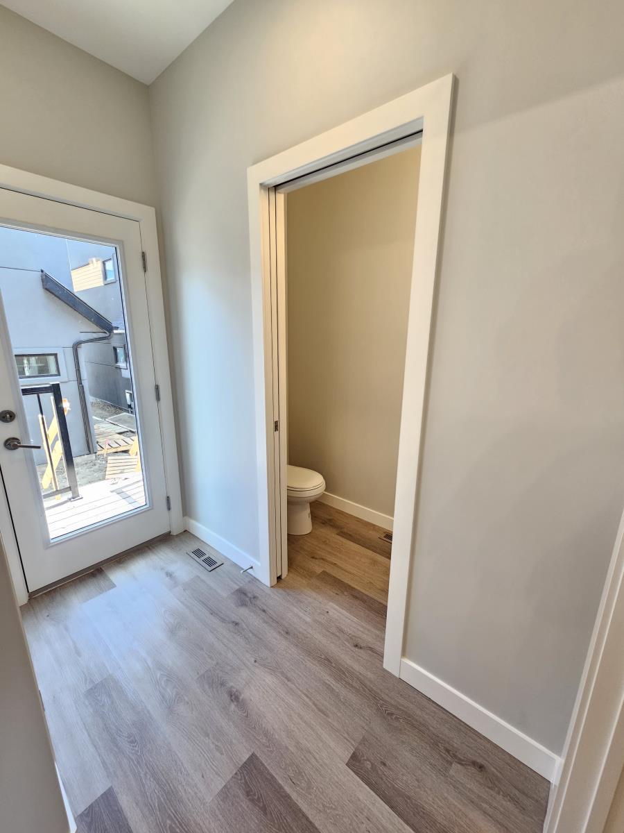 8069-8073 Cedric Mah Rd, Edmonton, Alberta