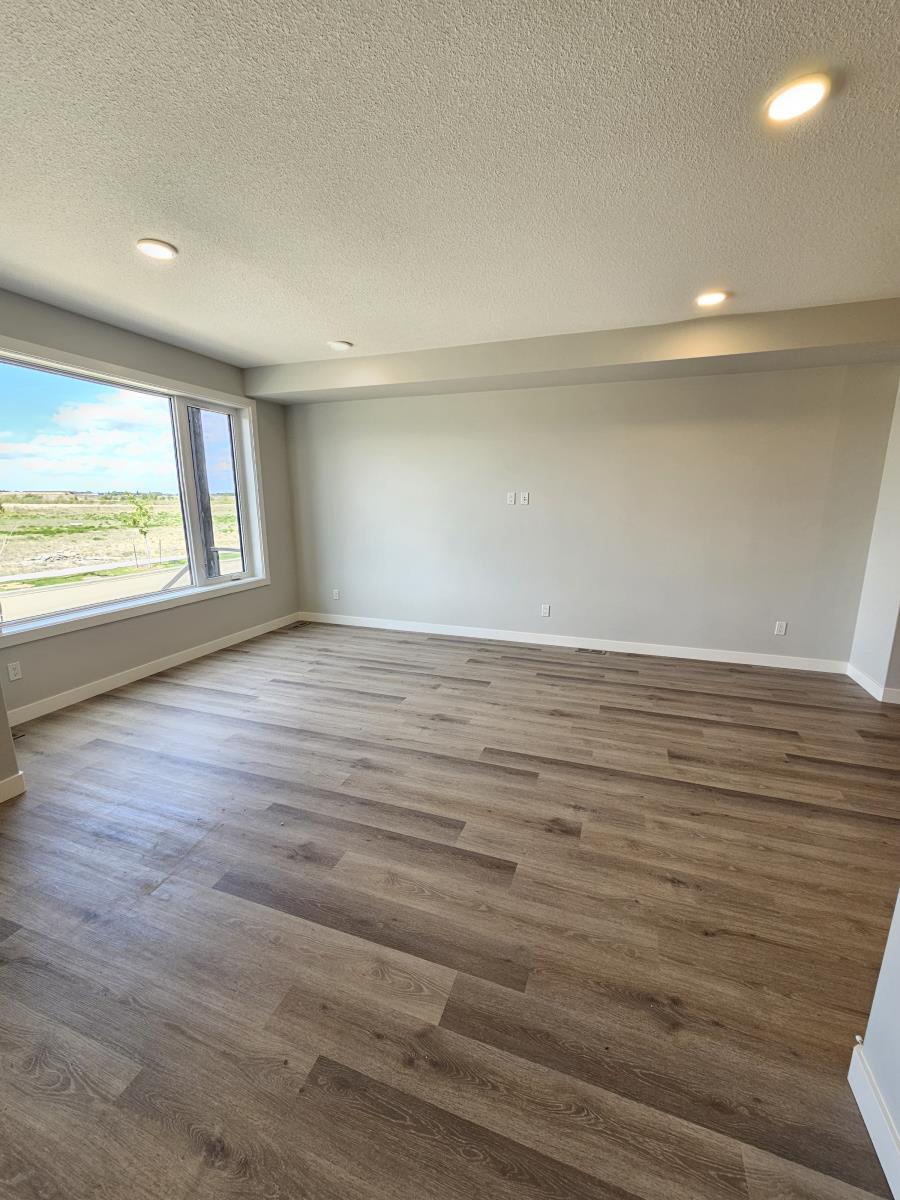 8069-8073 Cedric Mah Rd, Edmonton, Alberta