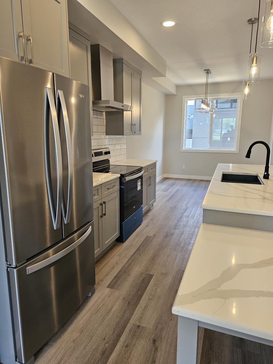 8069-8073 Cedric Mah Rd, Edmonton, Alberta