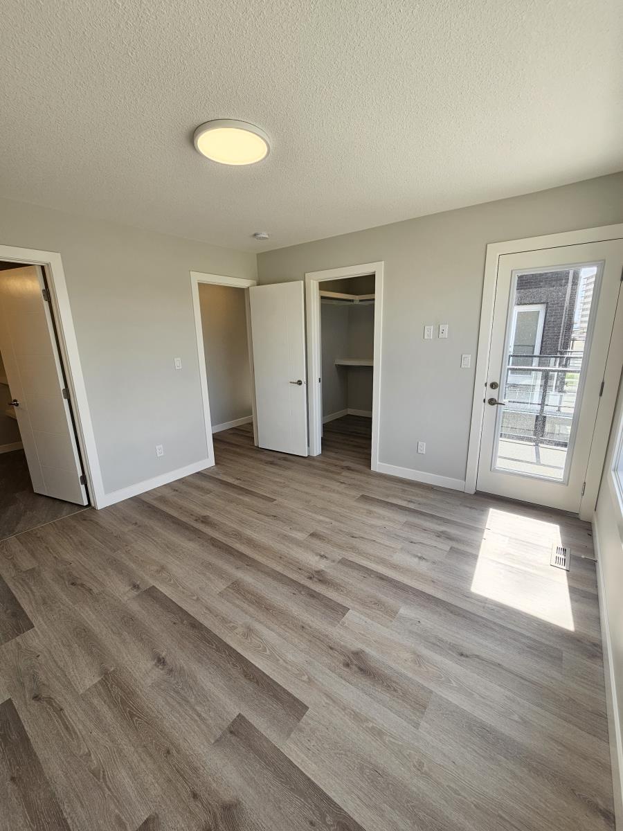 8069-8073 Cedric Mah Rd, Edmonton, Alberta
