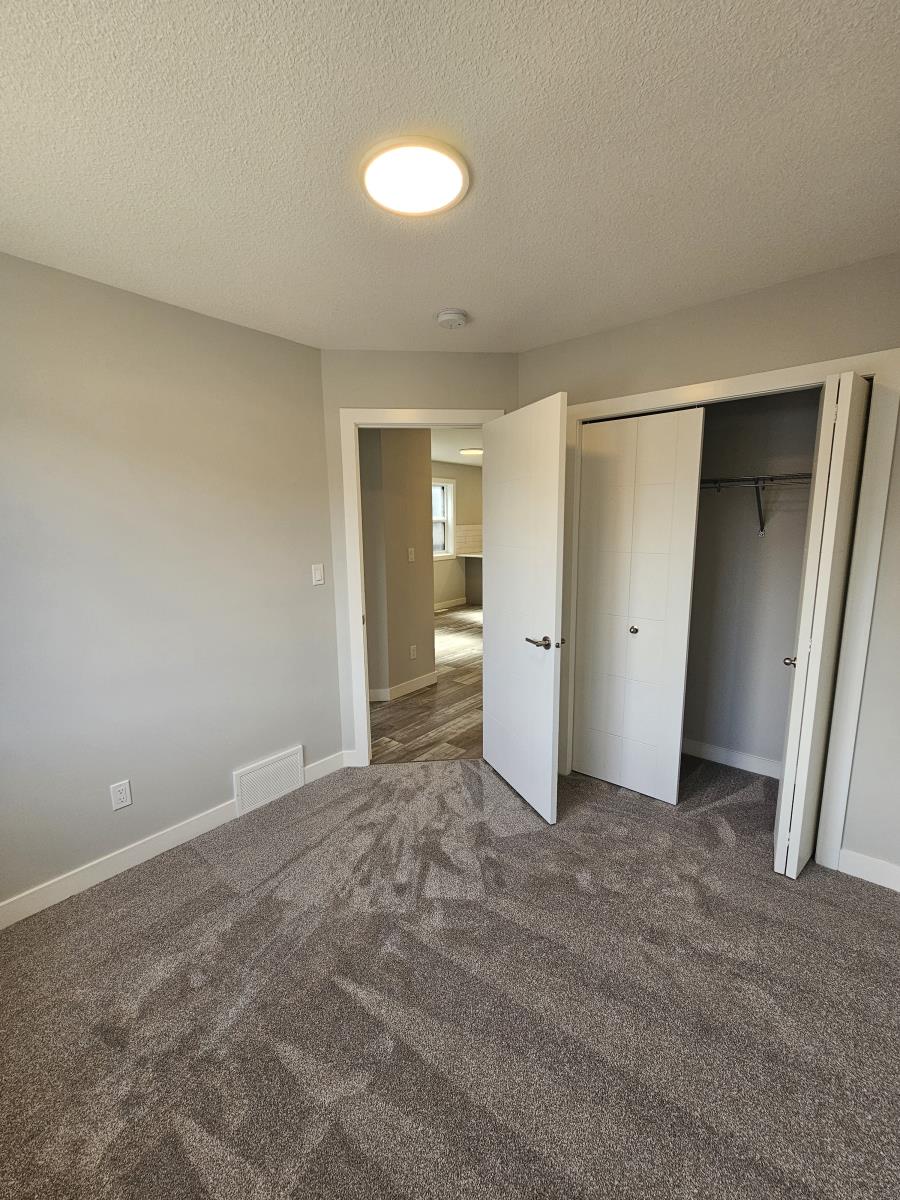 8069-8073 Cedric Mah Rd, Edmonton, Alberta