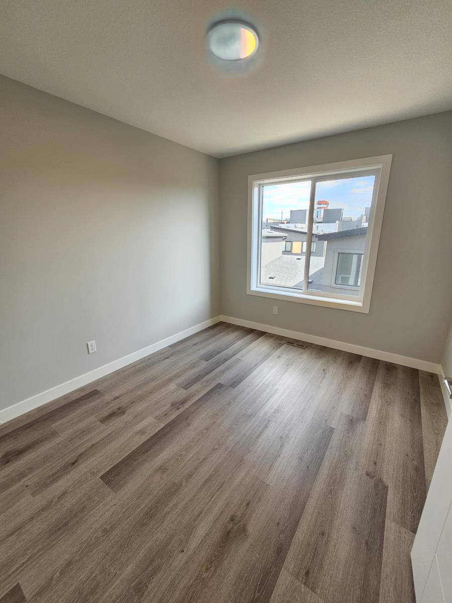 8069-8073 Cedric Mah Rd, Edmonton, Alberta