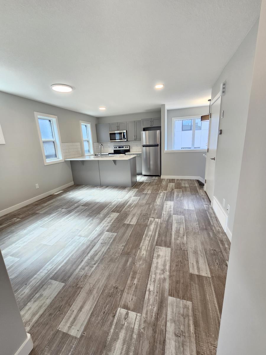 8069-8073 Cedric Mah Rd, Edmonton, Alberta