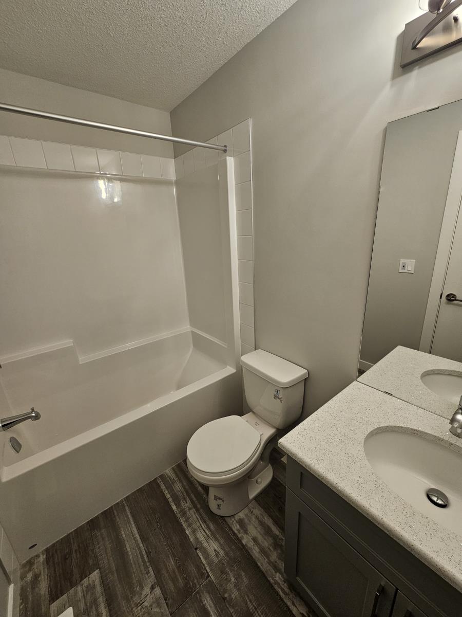 8069-8073 Cedric Mah Rd, Edmonton, Alberta