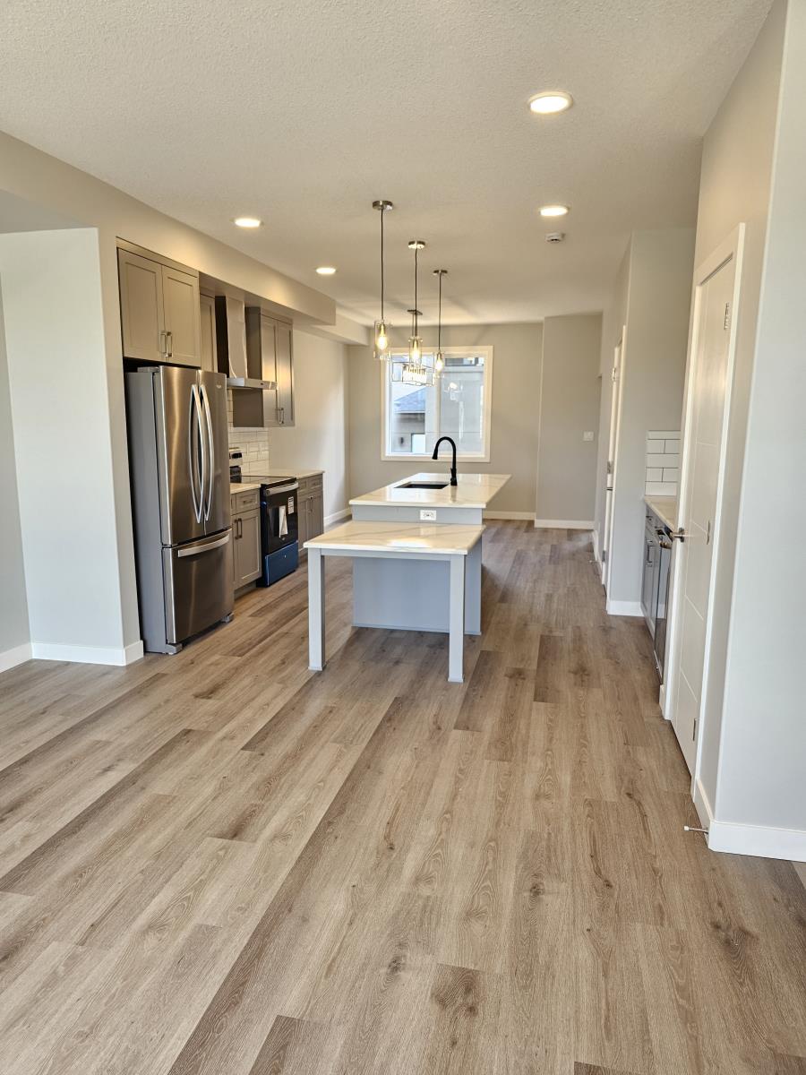 8069-8073 Cedric Mah Rd, Edmonton, Alberta