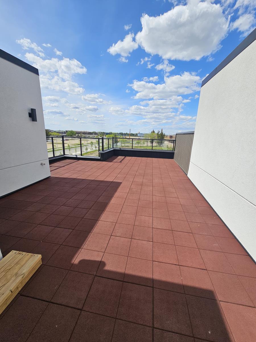 8069-8073 Cedric Mah Rd, Edmonton, Alberta
